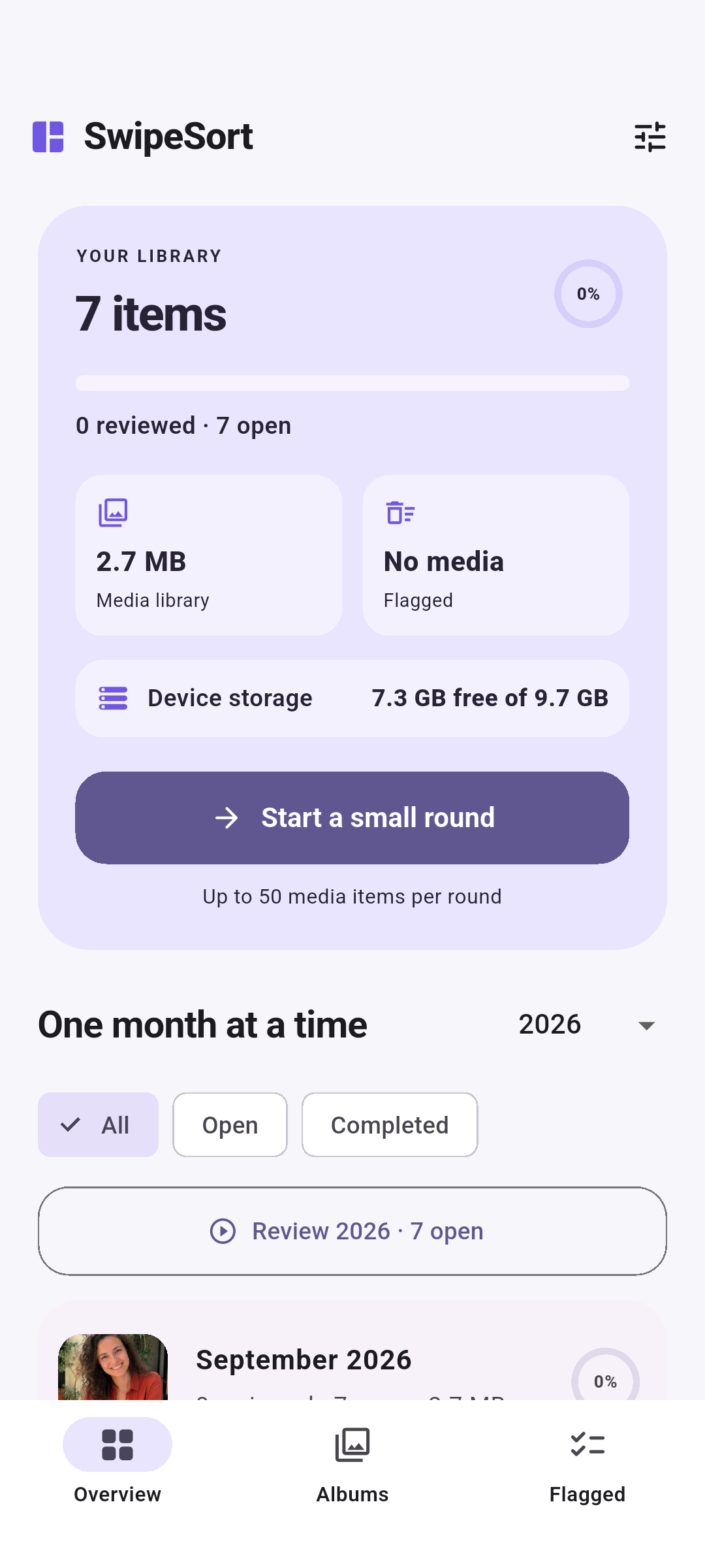 SwipeSort Android 1.1 library overview showing media counts, storage and a Start a small round button