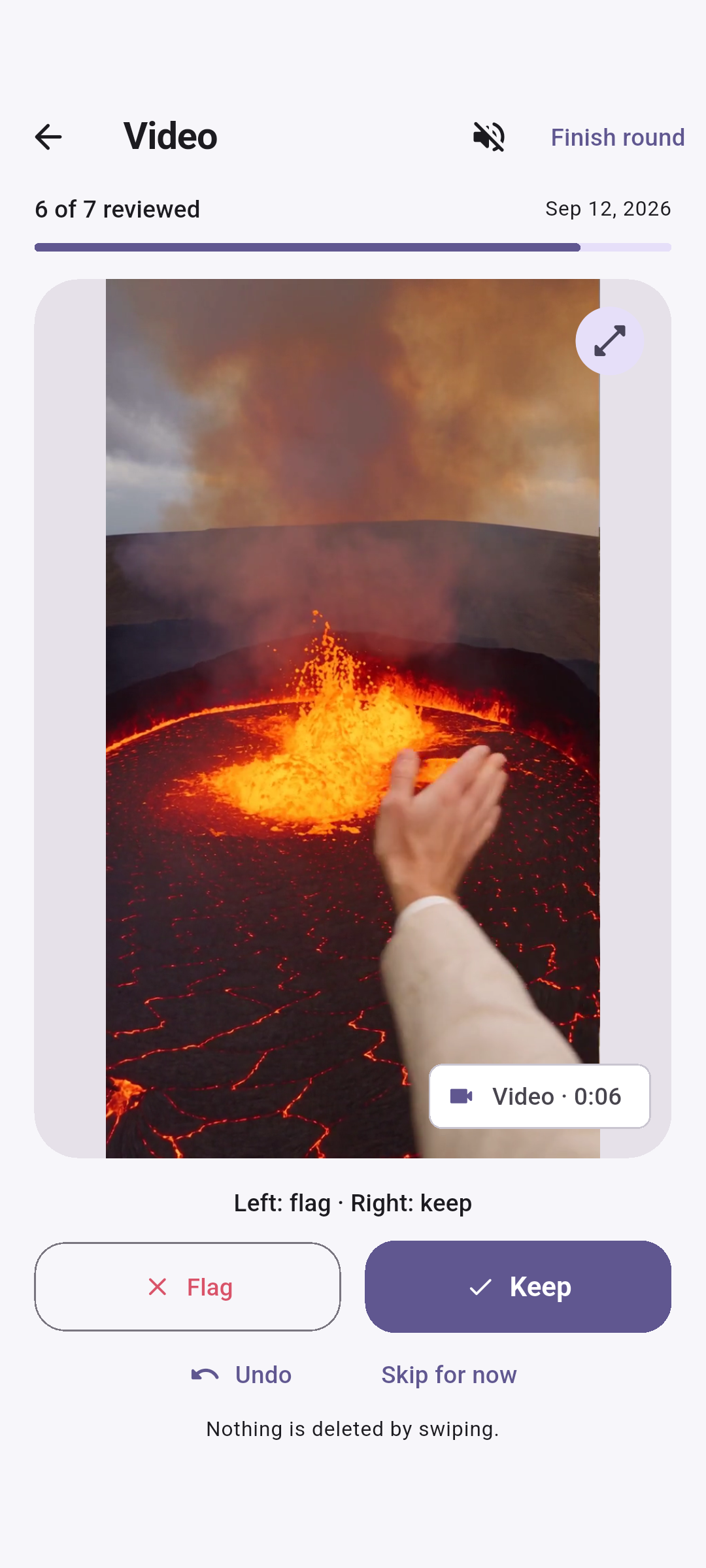 SwipeSort Android 1.1 video review with a duration badge, sound control, and Flag, Keep, Undo and Skip actions